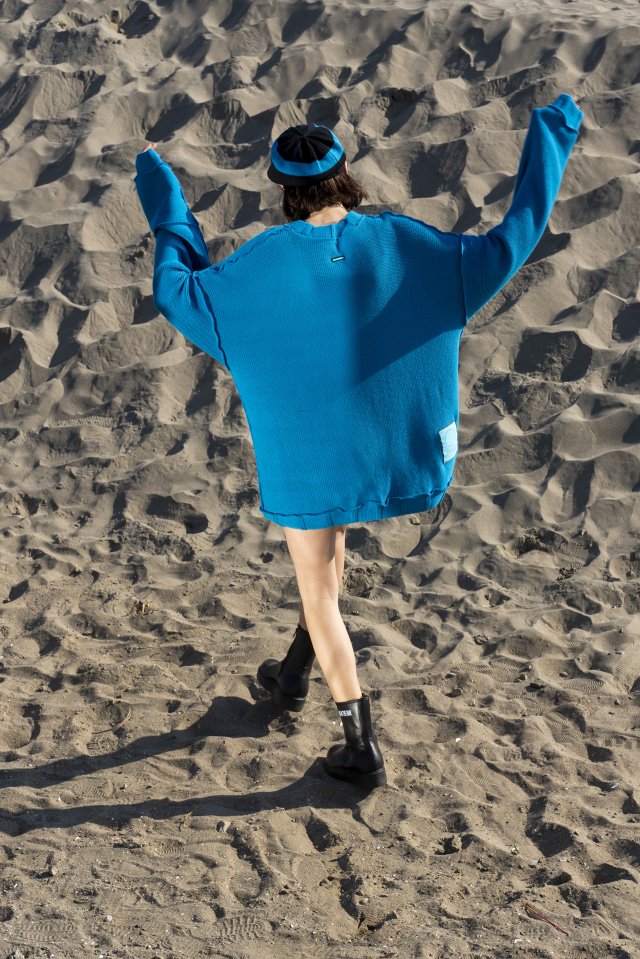 NEW ARRIVAL】 MUZE TURQUOISE LABEL – OVERSIZE INSIDEOUT KNIT